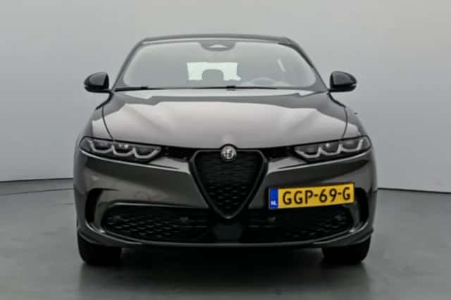 Alfa Romeo Tonale (2024) thumbnail 4