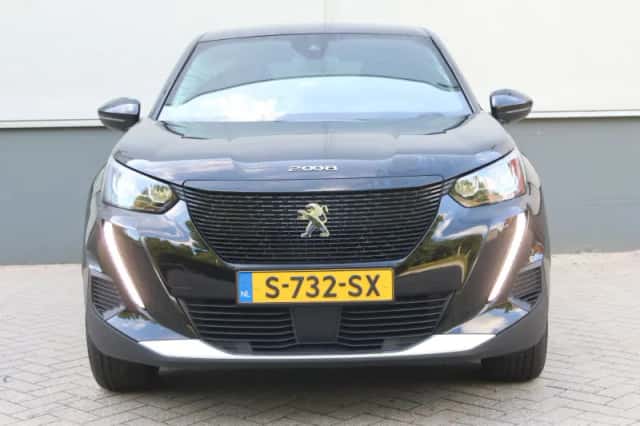 Peugeot e-2008 (2023) thumbnail 4
