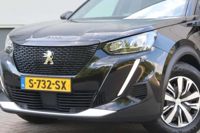 Peugeot e-2008 (2023) thumbnail 5