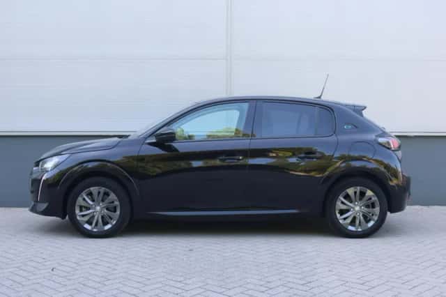 Peugeot e-208 (2022) thumbnail 2