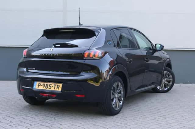 Peugeot e-208 (2022) thumbnail 3