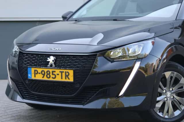 Peugeot e-208 (2022) thumbnail 5