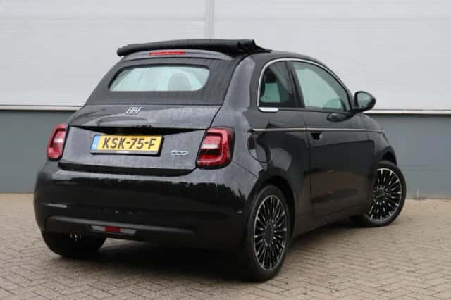 Fiat 500C (2024) thumbnail 3