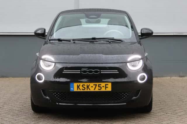 Fiat 500C (2024) thumbnail 5
