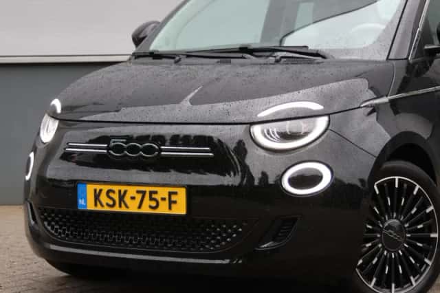 Fiat 500C (2024) thumbnail 6