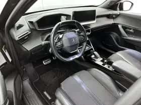 Peugeot 2008 (2021) thumbnail 10