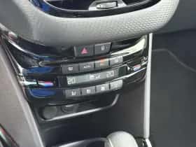 Peugeot 2008 (2019) thumbnail 36