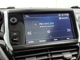 Peugeot 2008 (2018) thumbnail 18