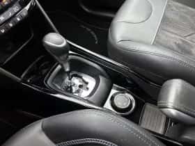 Peugeot 2008 (2018) thumbnail 21