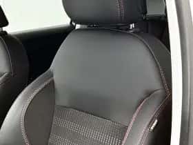 Peugeot 2008 (2019) thumbnail 24
