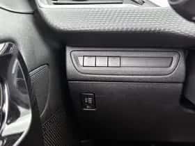 Peugeot 2008 (2019) thumbnail 30