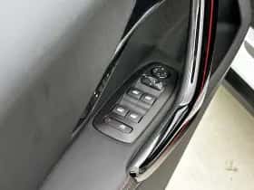 Peugeot 2008 (2019) thumbnail 31