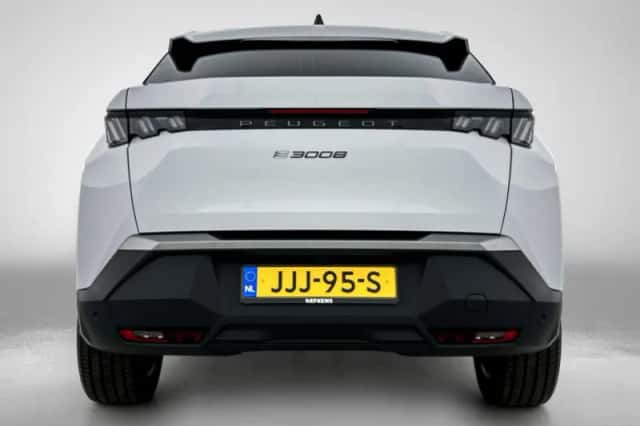 Peugeot e-3008 (2025) thumbnail 6