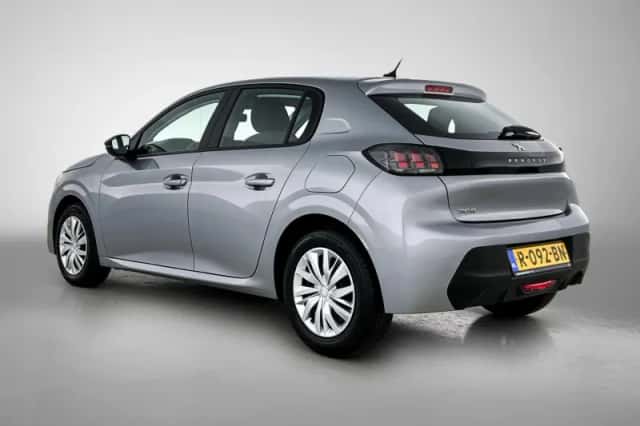 Peugeot 208 (2022) thumbnail 3