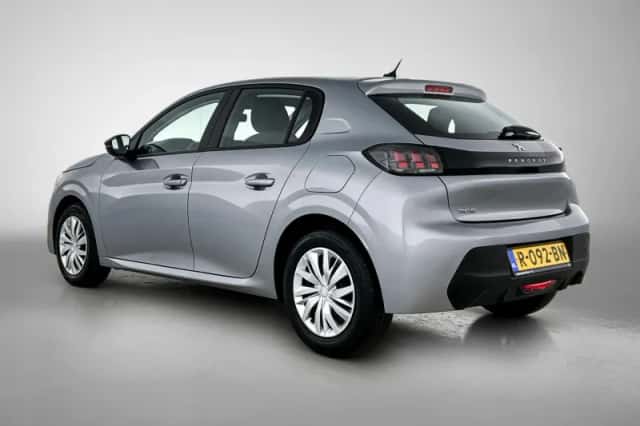 Peugeot 208 (2022) thumbnail 3