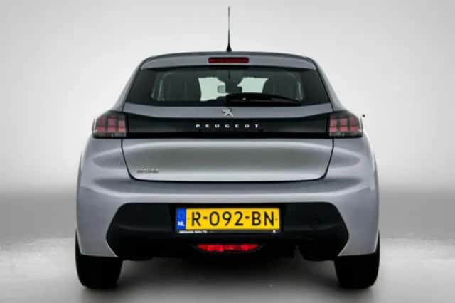 Peugeot 208 (2022) thumbnail 4