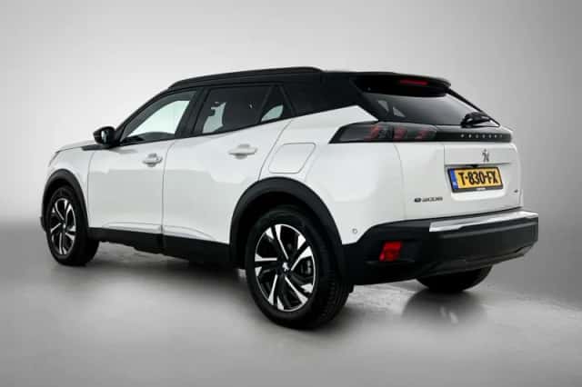 Peugeot e-2008 (2023) thumbnail 6