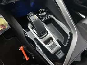 Peugeot 3008 (2019) thumbnail 22