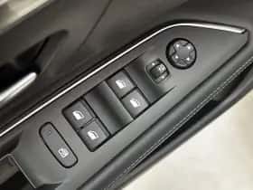 Peugeot 3008 (2019) thumbnail 31