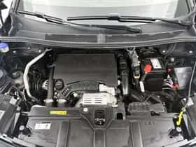 Peugeot 3008 (2019) thumbnail 36