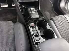Peugeot 2008 (2023) thumbnail 36