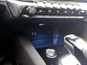 Peugeot 3008 (2022) thumbnail 22