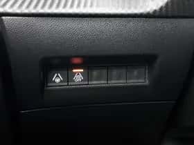 Peugeot e-2008 (2022) thumbnail 36