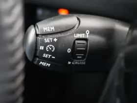 Peugeot 208 (2022) thumbnail 24