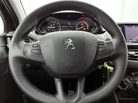 Peugeot 208 (2017) thumbnail 13