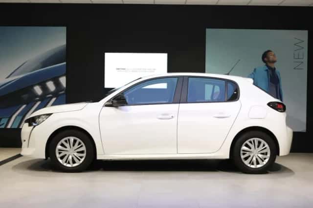 Peugeot 208 (2023) thumbnail 2