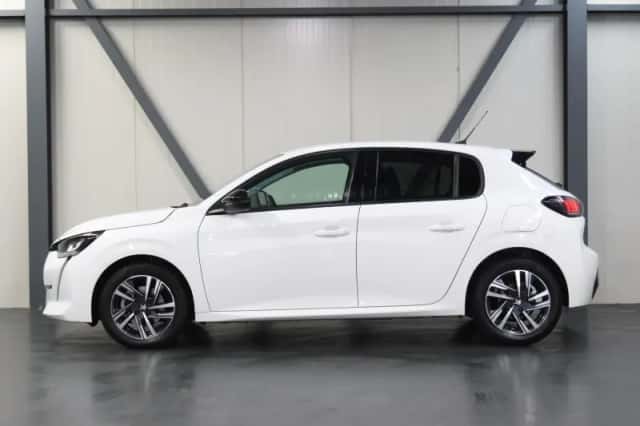 Peugeot 208 (2022) thumbnail 2