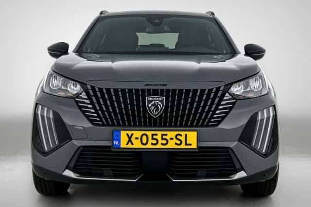 Peugeot 2008 (2023) thumbnail 4