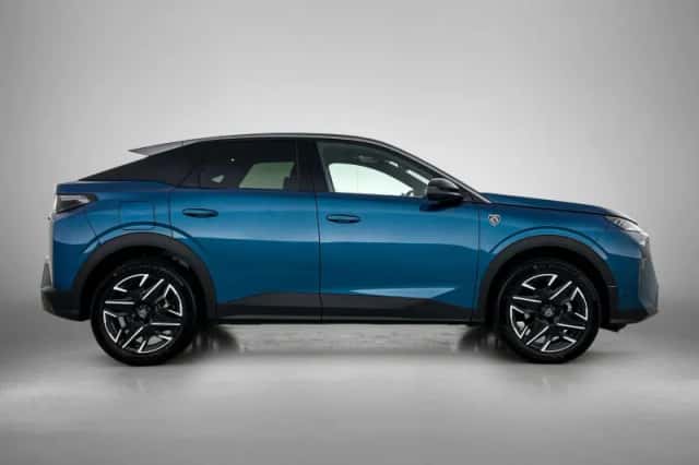 Peugeot 3008 (2024) thumbnail 6