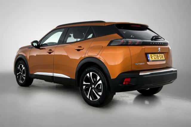 Peugeot e-2008 (2022) thumbnail 3