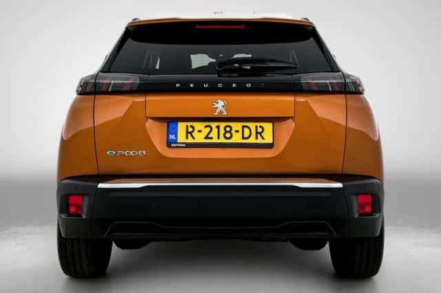 Peugeot e-2008 (2022) thumbnail 4