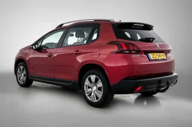 Peugeot 2008 (2019) thumbnail 6