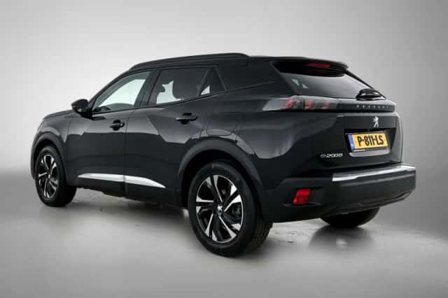 Peugeot e-2008 (2022) thumbnail 3
