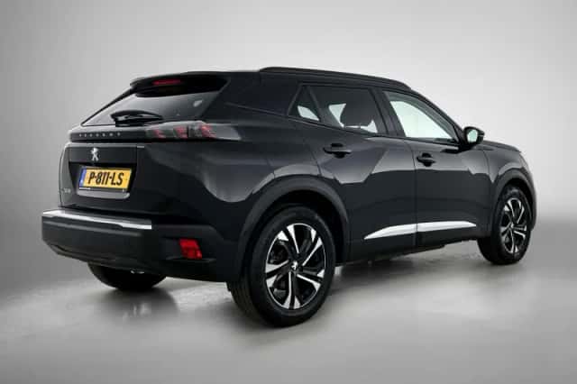 Peugeot e-2008 (2022) thumbnail 5