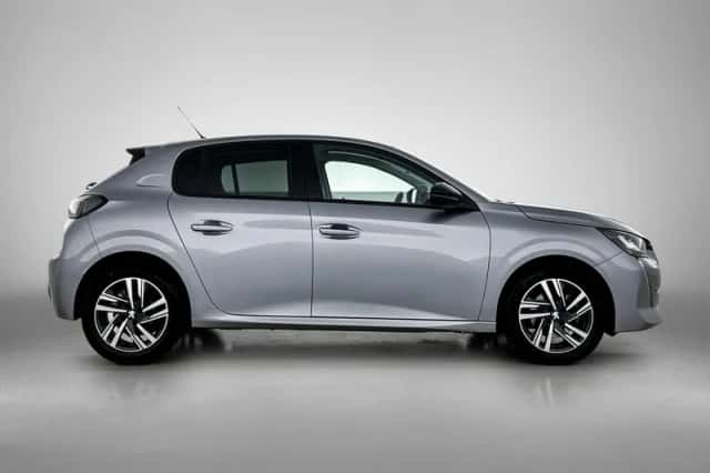 Peugeot 208 (2023) thumbnail 6