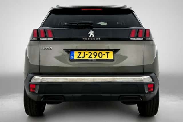 Peugeot 3008 (2019) thumbnail 4