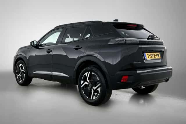 Peugeot 2008 (2023) thumbnail 6