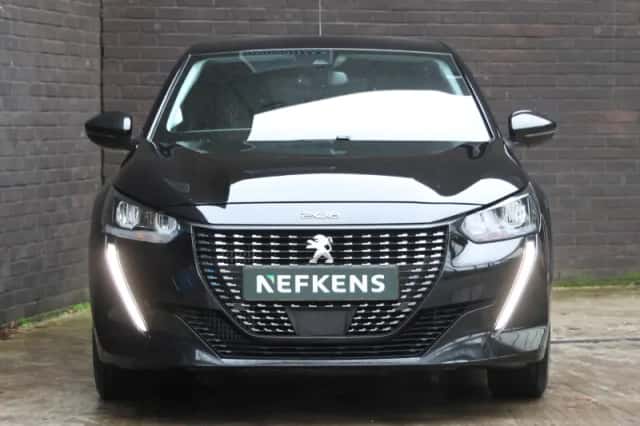 Peugeot 208 (2023) thumbnail 2