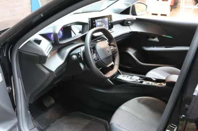 Peugeot 208 (2023) thumbnail 12