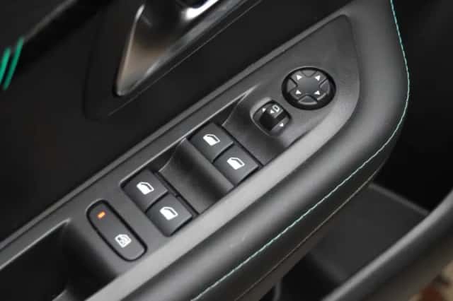 Peugeot 208 (2023) thumbnail 23