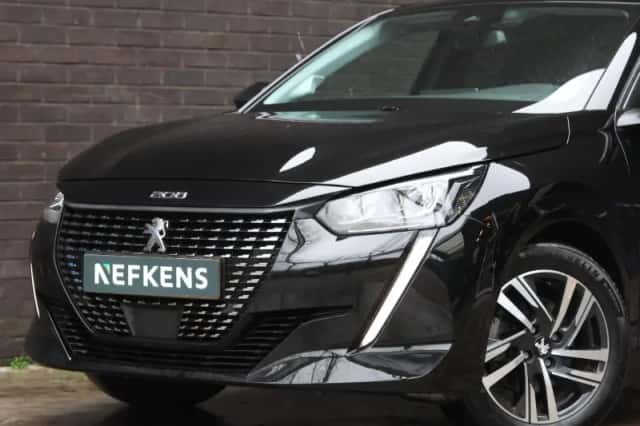 Peugeot 208 (2023) thumbnail 5
