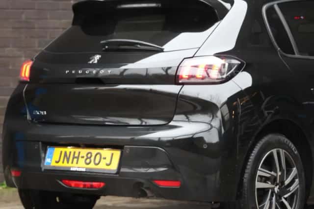 Peugeot 208 (2023) thumbnail 9