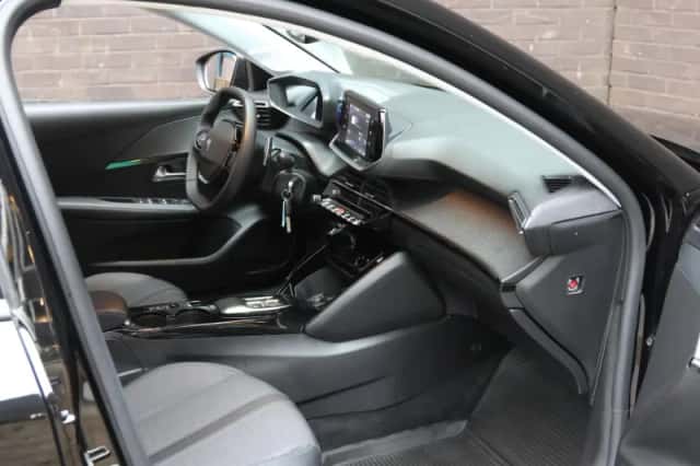 Peugeot 208 (2023) thumbnail 10