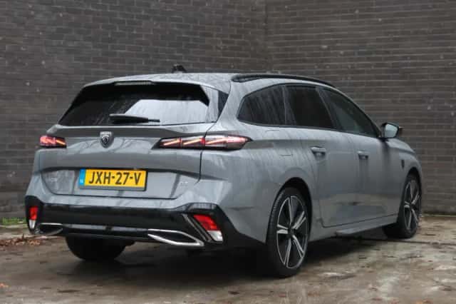 Peugeot 308 (2024) thumbnail 3