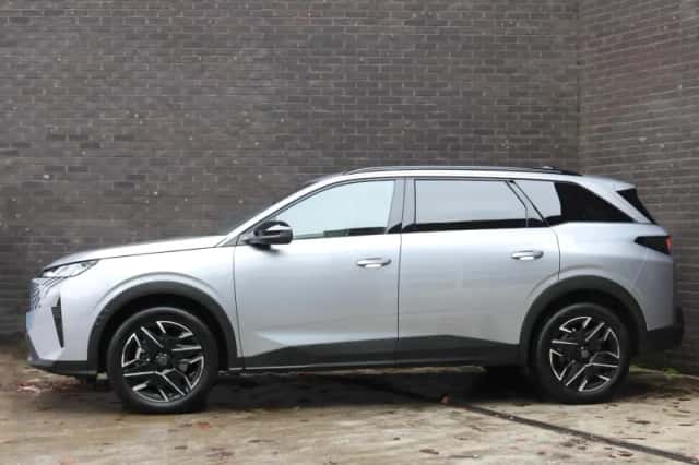 Peugeot 5008 (2025) thumbnail 2