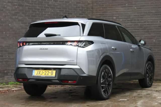 Peugeot 5008 (2025) thumbnail 3